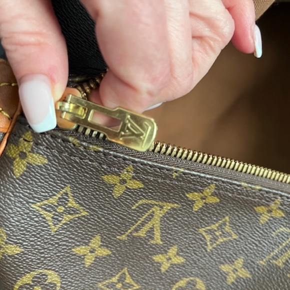 Louis Vuitton Monogram Canvas 50 Duffle - Picture 8 of 9